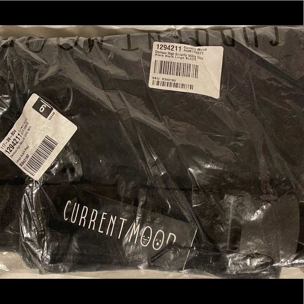 DOLLS KILL - CURRENT MOOD - Devious High Security utility Skirt in Black - Picture 5 of 8